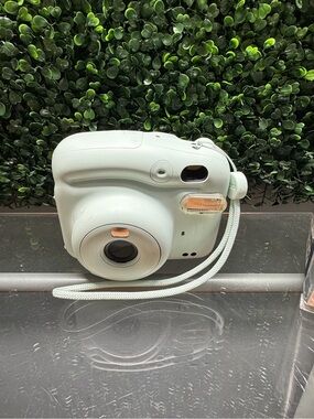Fujifilm Instax Mini Instant Camera - for parts , does not work